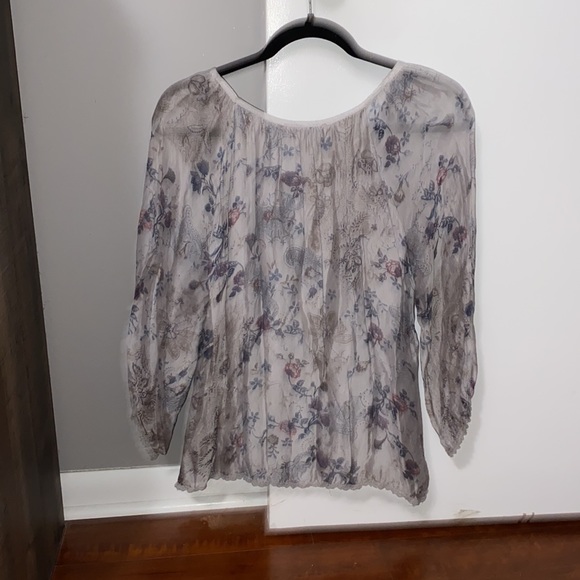 Carina Ricci  Silk blend  floral  Blouse made in Italy size Small - Picture 2 of 8